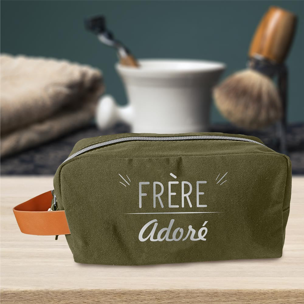 TROUSSE DE TOILETTE « FRÈRE ADORÉ »