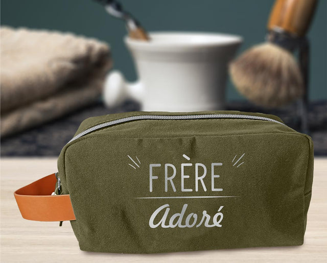 TROUSSE DE TOILETTE « FRÈRE ADORÉ »