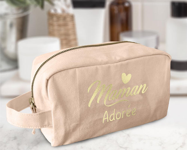 TROUSSE DE TOILETTE « MAMAN ADORÉE »