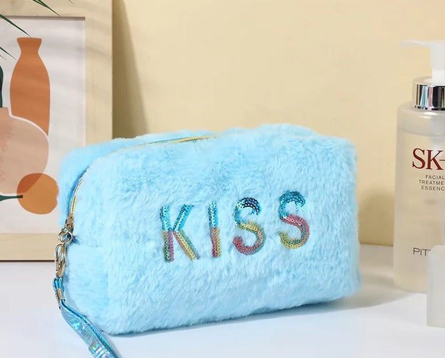 TROUSSE EN FOURRURE KISS