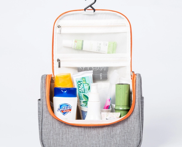 TROUSSE DE TOILETTE COLOREE