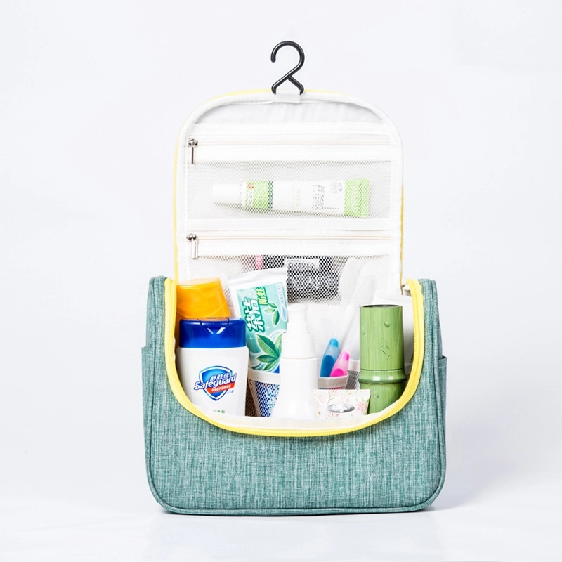 TROUSSE DE TOILETTE COLOREE